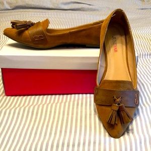 Just Fab “Neiva” tan suede loafers with tassels
